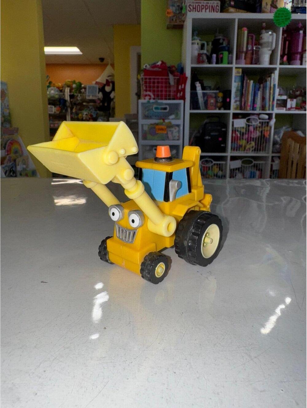 Vintage bob the builder yellow scoop figure